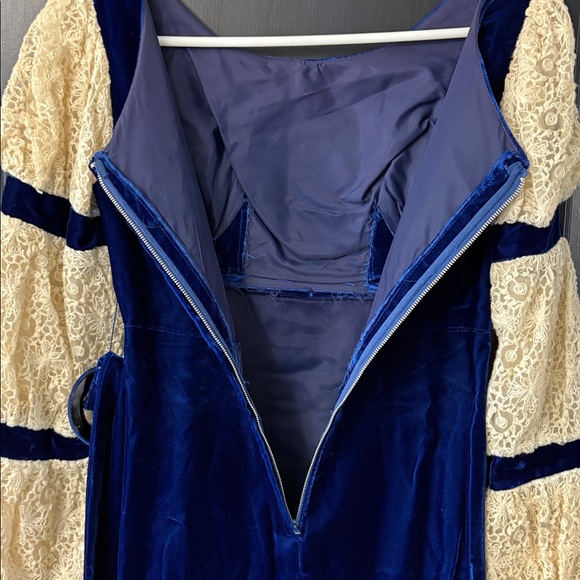 Vintage Renaissance Faire Blue Velvet Ivory Lace Medieval Dress Costume XS - Picture 8 of 12